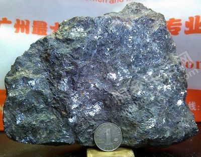 銀白色金屬礦石的常見(jiàn)種類與識(shí)別特征